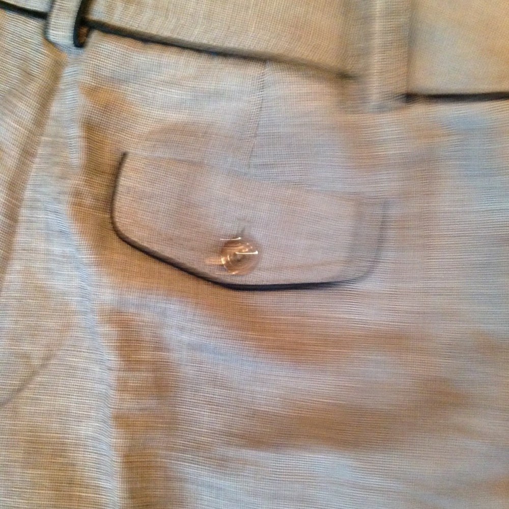 Linen cuffed Bermuda - Picture 4 of 4